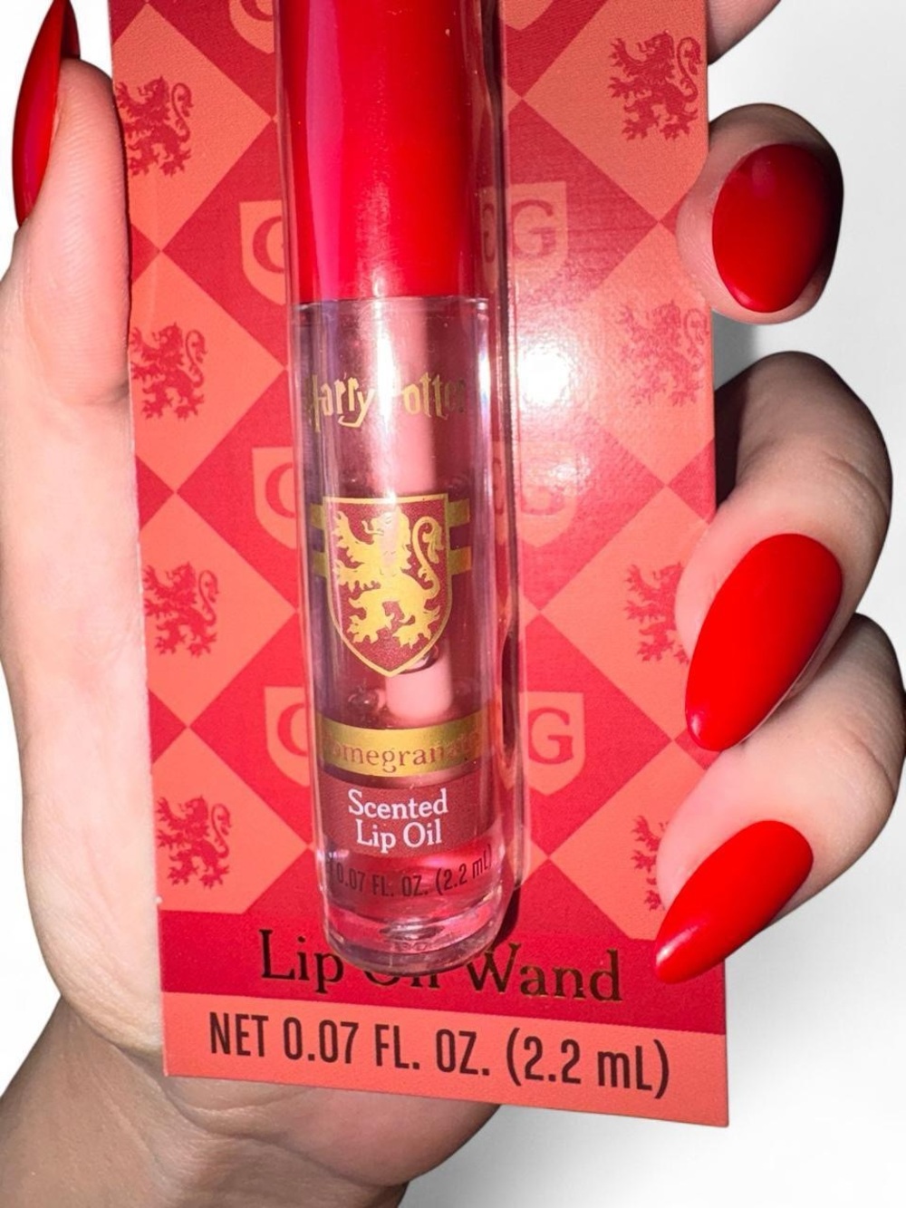 ✨ BRAND NEW Harry Potter Gryffindor Lip Oil Wand - Pomegranate Scented - Picture 3 of 5